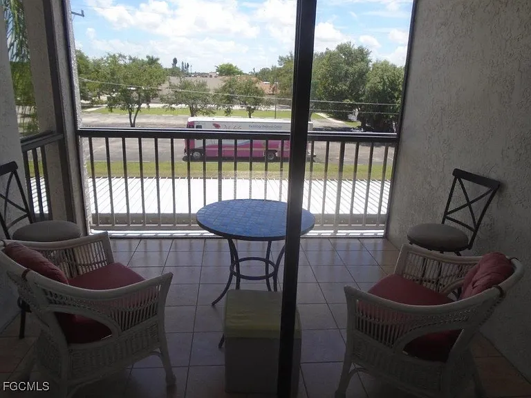 2121 Collier Ave #311 — Photo 8