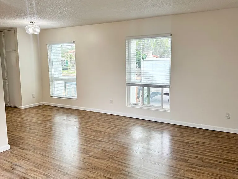 4912 W Point Loma Blvd — Photo 3
