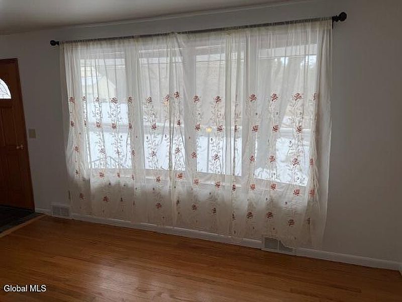 4th image of 2743 W Lydius Street