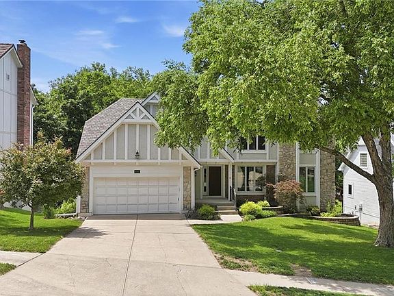 2nd image of 4142 NE Hampstead Dr