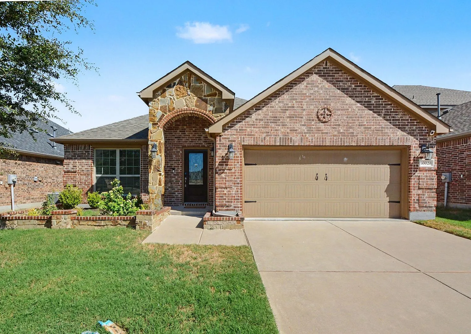 Welcome to 10020 Levelland PI, McKinney, TX 75071! This inviting home offers comfortable living i... — Photo 3