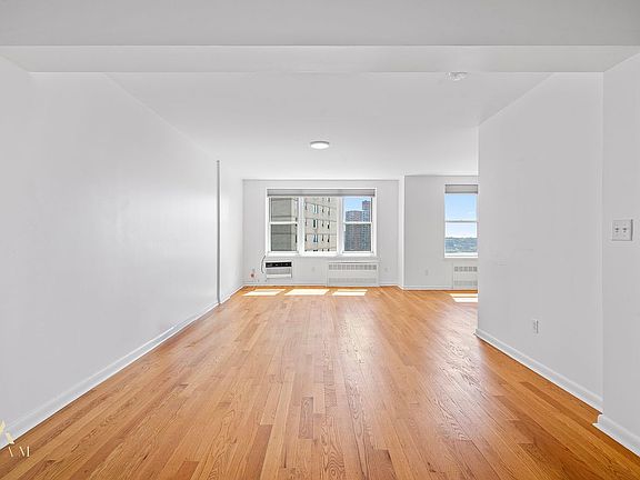 2nd image of 601 Kappock St APT 6M