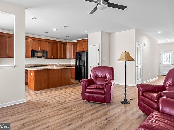 5th image of 11054 Greenview Ave