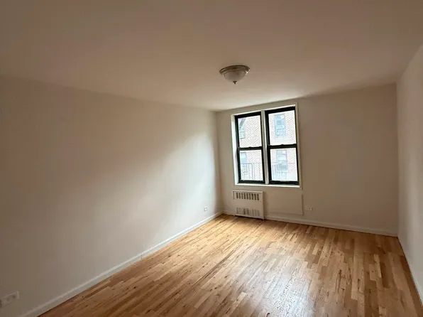 83-30 Vietor Avenue image 5 of 6