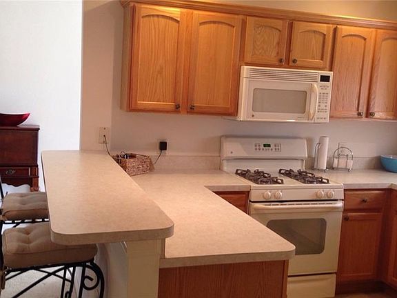 3rd image of 1587 Abercrombie Way