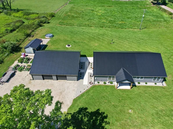 13951 Lane Rd, Cement City, MI 49233