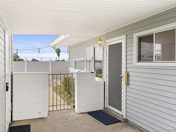 4th image of 1054 Cuyamaca Ave