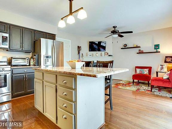 3rd image of 21058 Gladstone Dr