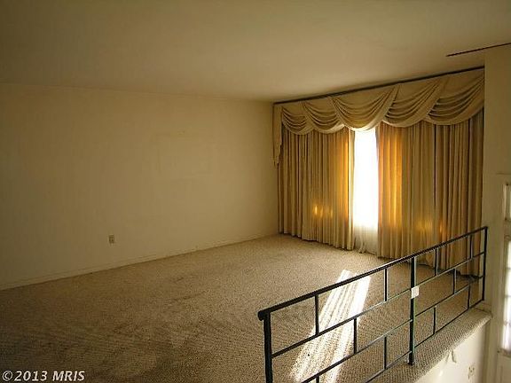 3rd image of 13518 Vandalia Dr