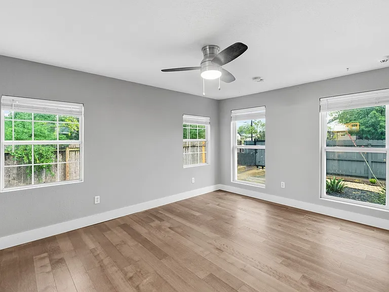 1137 Nickols Ave — Photo 15