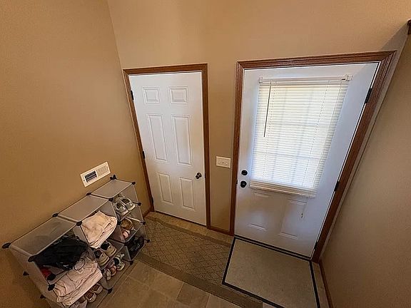 3rd image of 711 Sonoma Valley St #1