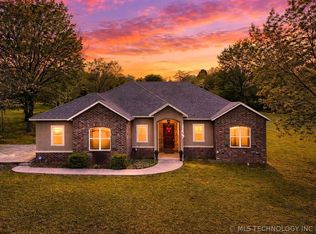 1714 E Old Military Rd, Stigler, OK 74462