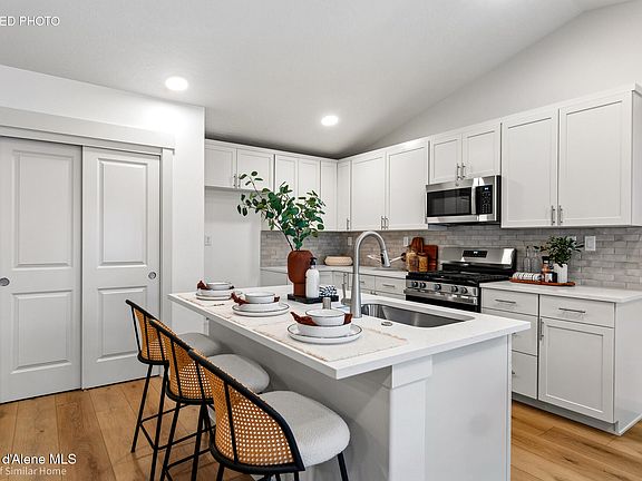 3rd image of 12128 W Kilkenny Dr
