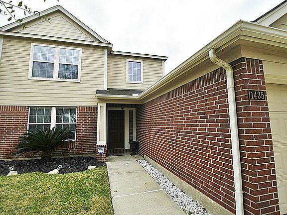 This well-maintained home has been lightly lived in and is move in ready!