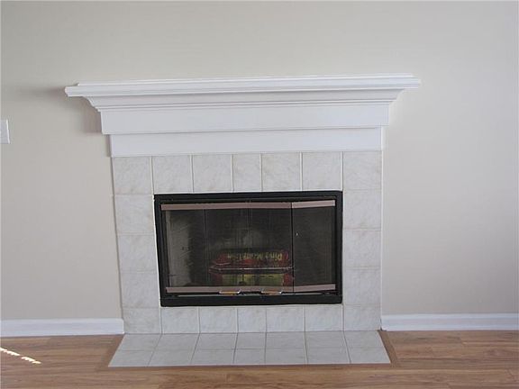 2nd image of 1350 Valdosta Pl