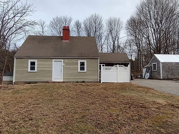 2nd image of 11 Newbury Neck Rd