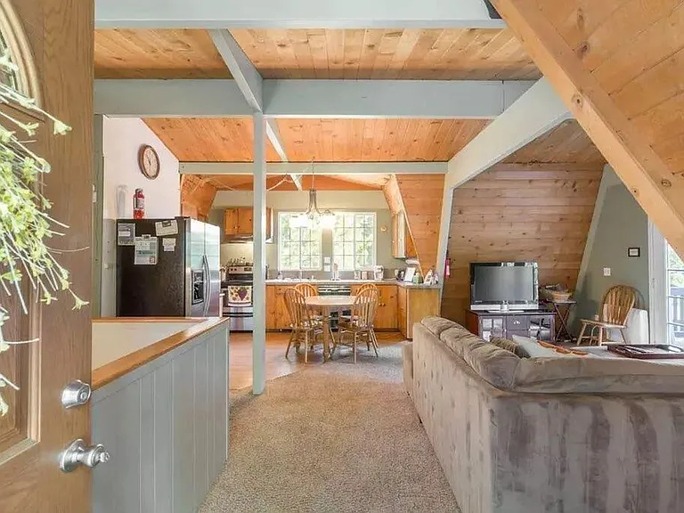 5868 Victoria Rd — Photo 3
