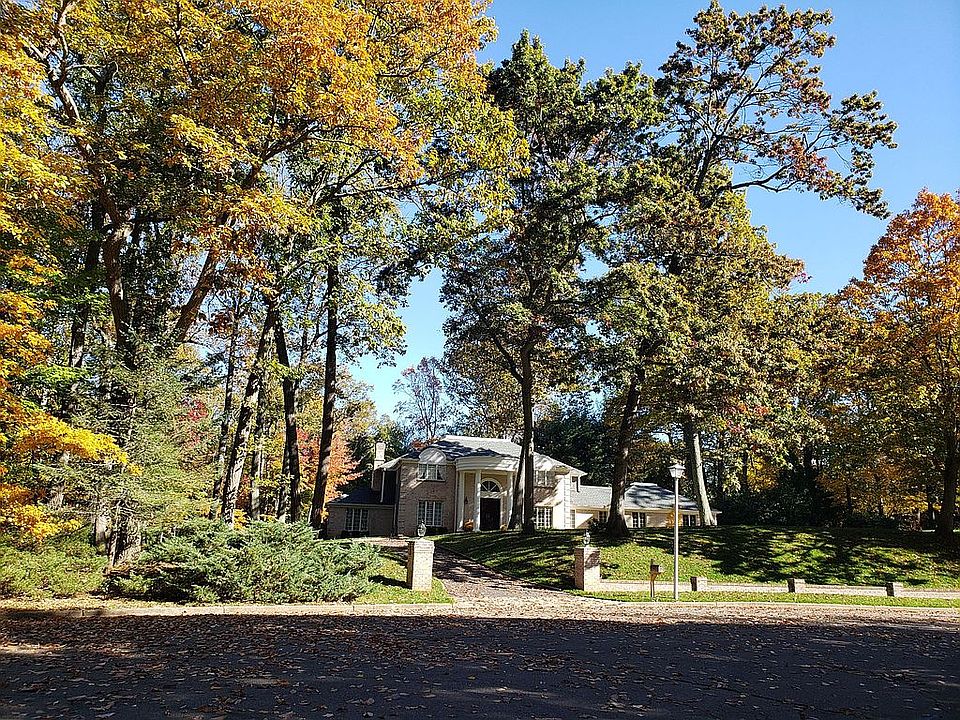 1st image of 15 Deep Hollow Dr