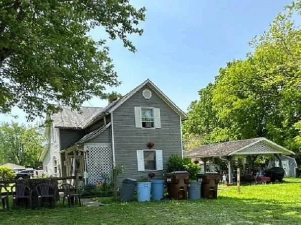113 Race St, Williamsport, OH 43164