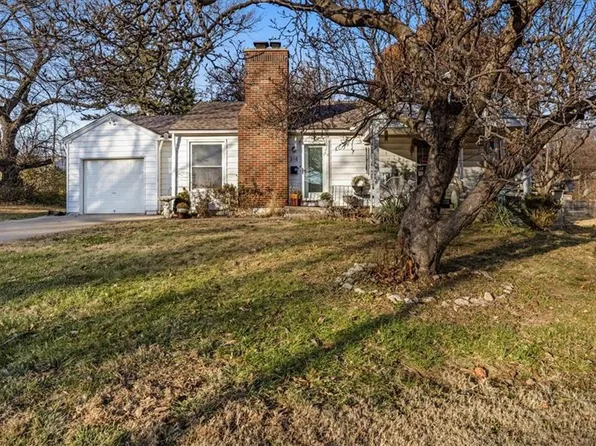 318 W 98th St, Kansas City, MO 64114
