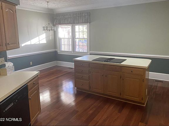 3rd image of 6238 Sugar Pine Dr
