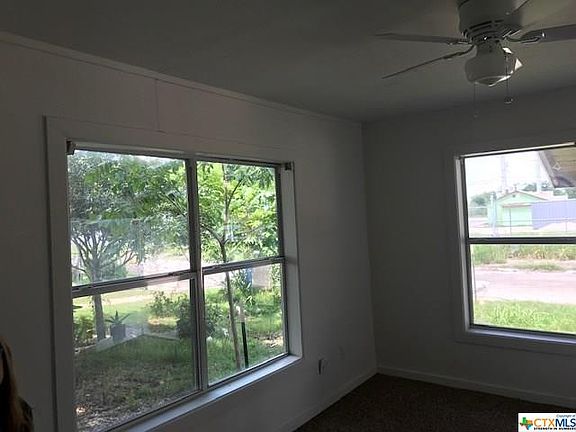 3rd image of 1616 N Camp St