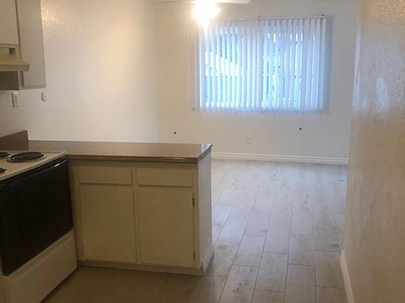3rd image of 219 S Cypress St APT 4