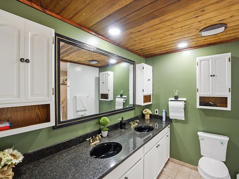 1326 SW Bartell Ave — Photo 25