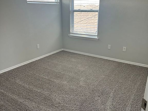 3rd image of 230 SW 34th St Unit 513
