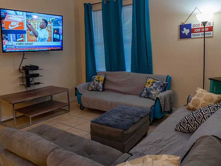 103 W Morningside Dr #3 — Photo 3