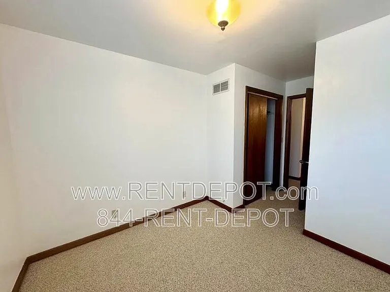 306-308 Bob Court Dr — Photo 10
