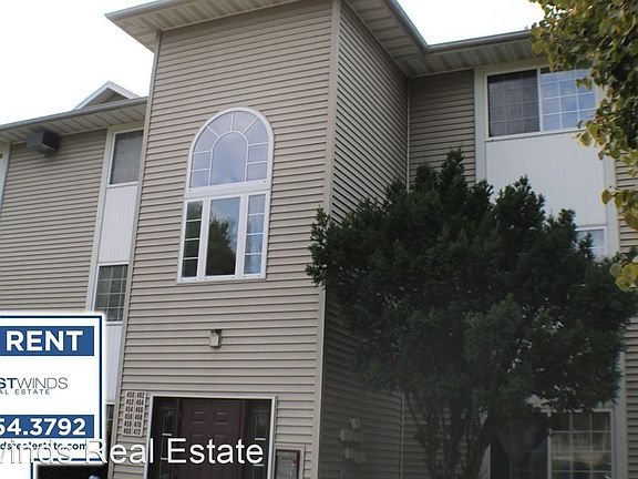 2nd image of 450-472 Peterson St #17804922