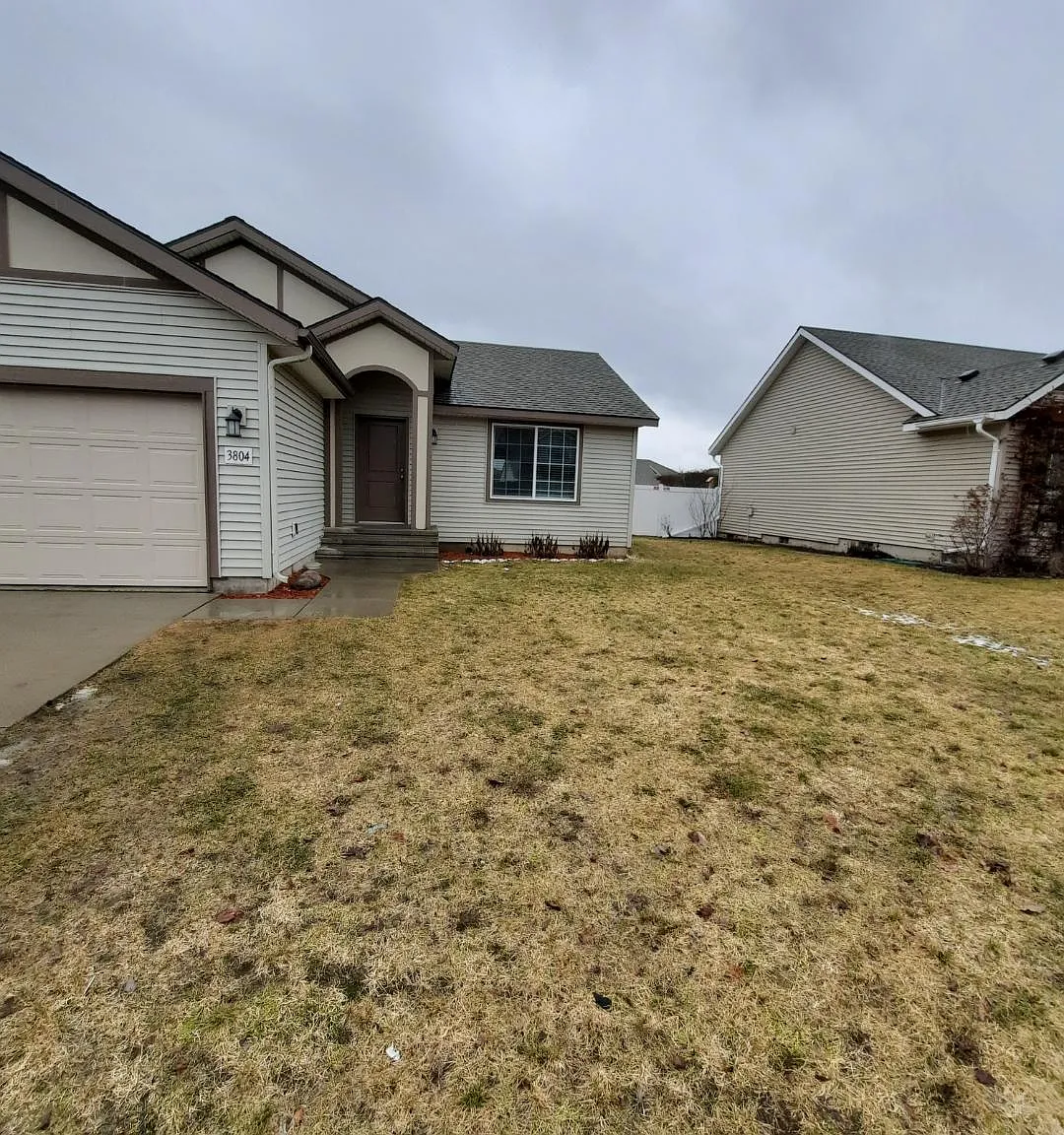 3 bed, 1200 sqft, $2,100 — Photo 1