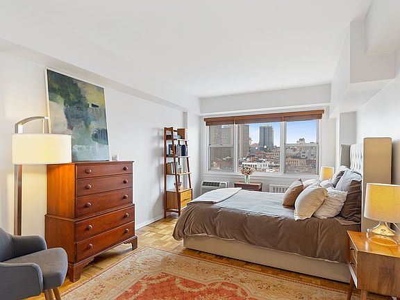 2nd image of 18 Charlton St Unit 12F