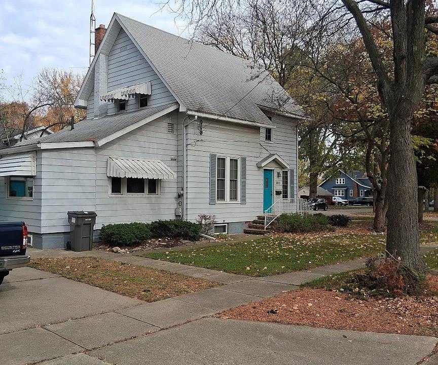 102 Jennett St #UPSTAIRS