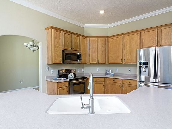 4th image of 4608 Alamanda Dr