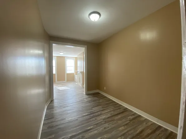 256 Kingsland Avenue image 5 of 6