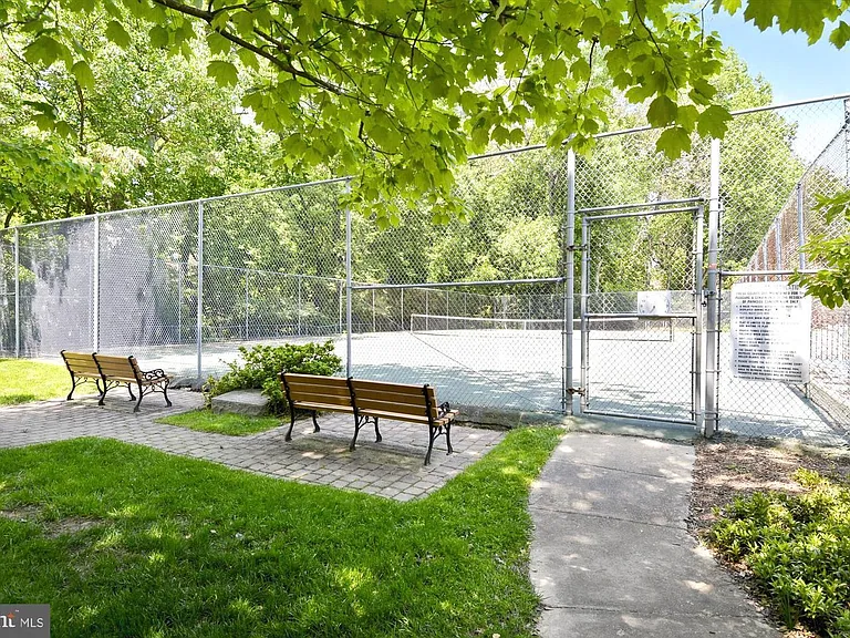 10601 Weymouth St #4 — Photo 26