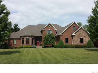 4640 Greenbriar Rd, Williamsville, NY 14221