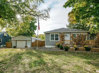 909 N McMullen Rd, Bartonville, IL 61607