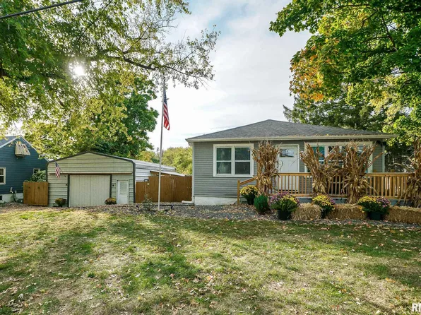 909 N McMullen Rd, Bartonville, IL 61607