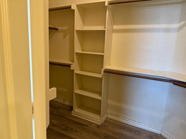 817 Graystone Dr — Photo 21