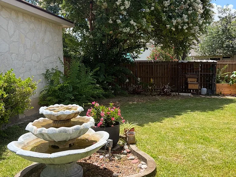 1504 Circle Oak Dr — Photo 10