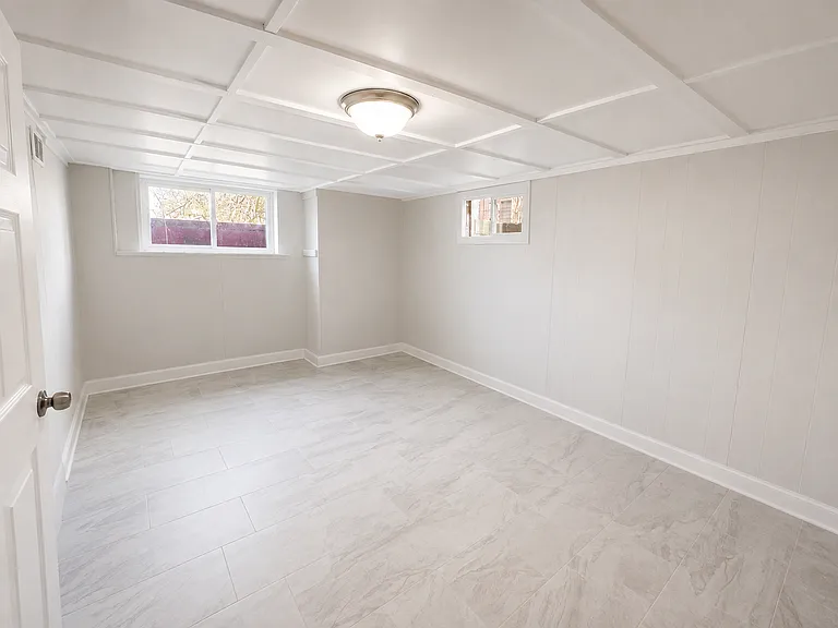 3905 Millersville Dr — Photo 11