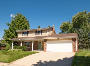1215 Tomahawk Ct, Waukesha, WI 53186