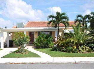 922 N Palmway, Lake Worth, FL 33460