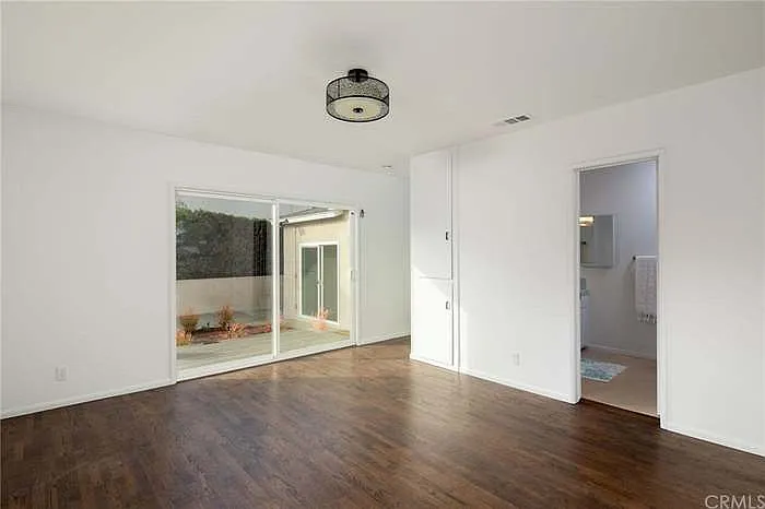 1510 Voorhees Ave — Photo 12
