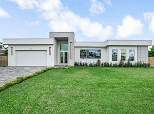 68 W Plumosa Ln, Lake Worth, FL 33467