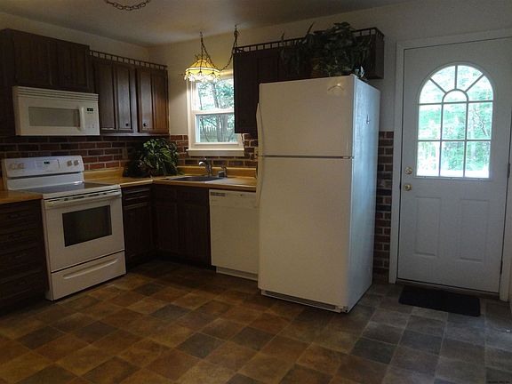 3rd image of 44 Barkwood Ln
