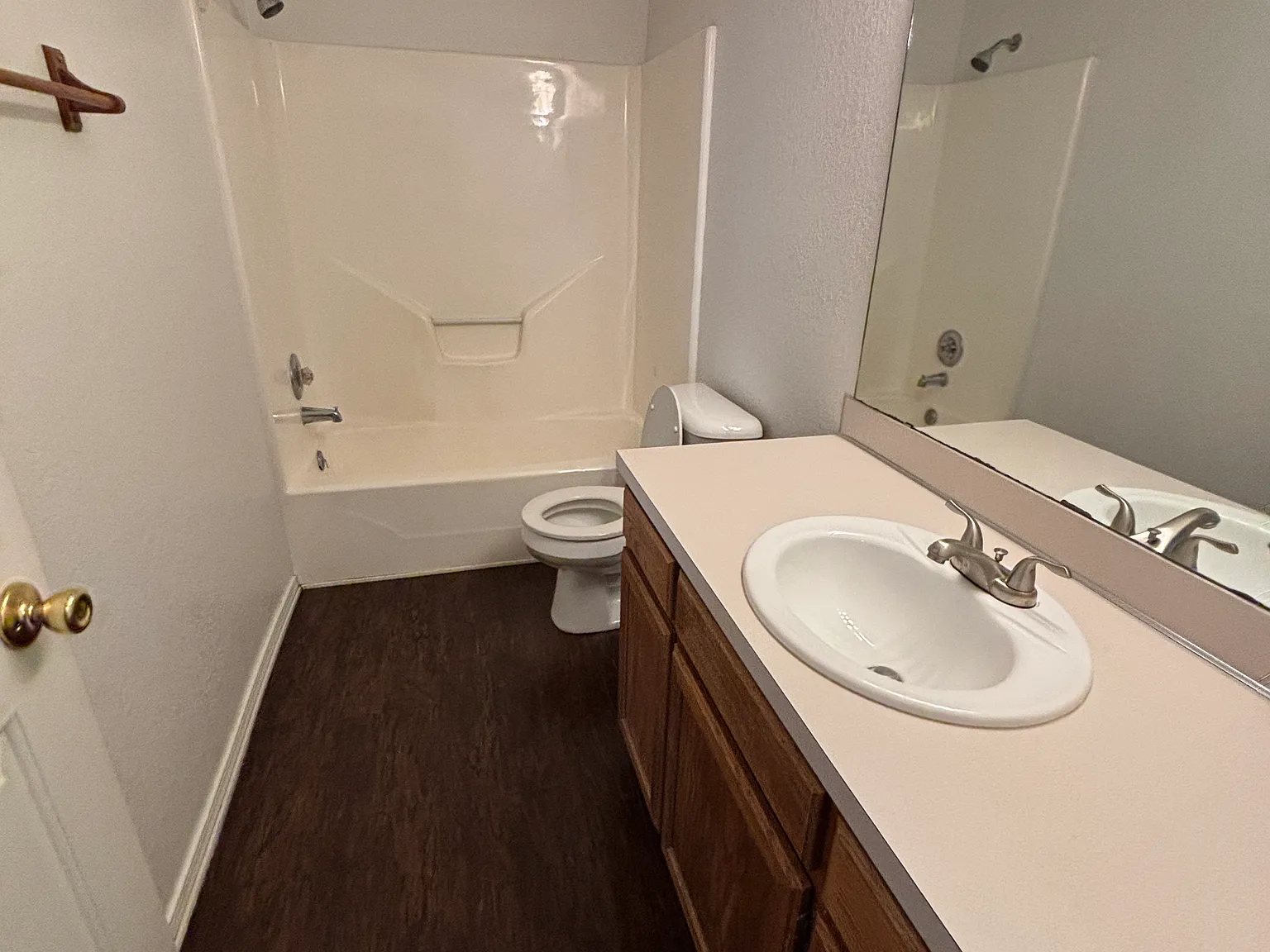 3 bed, 1250 sqft, $1,400 — Photo 2